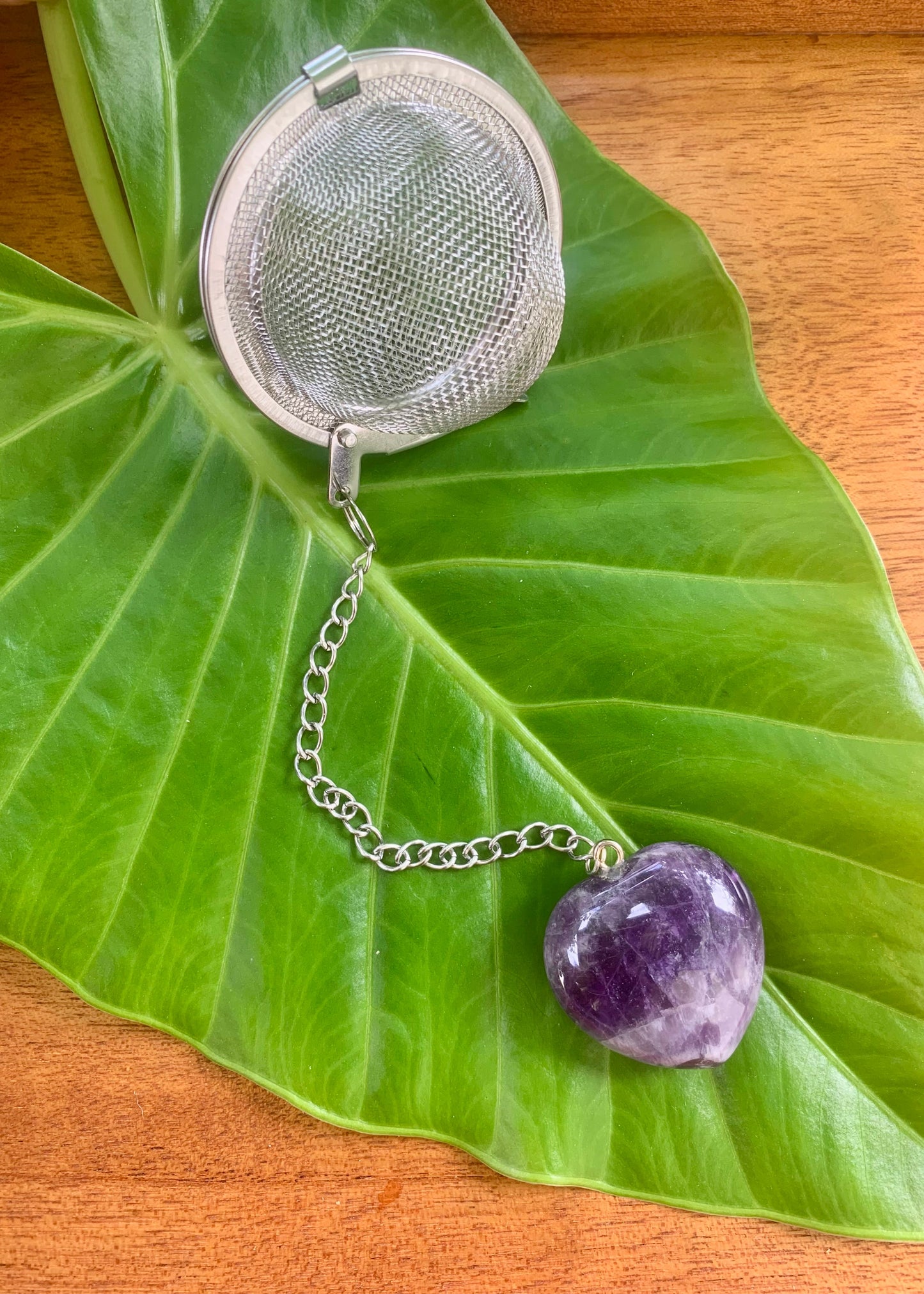 MESH BALL TEA INFUSER -with moon or heart crystal