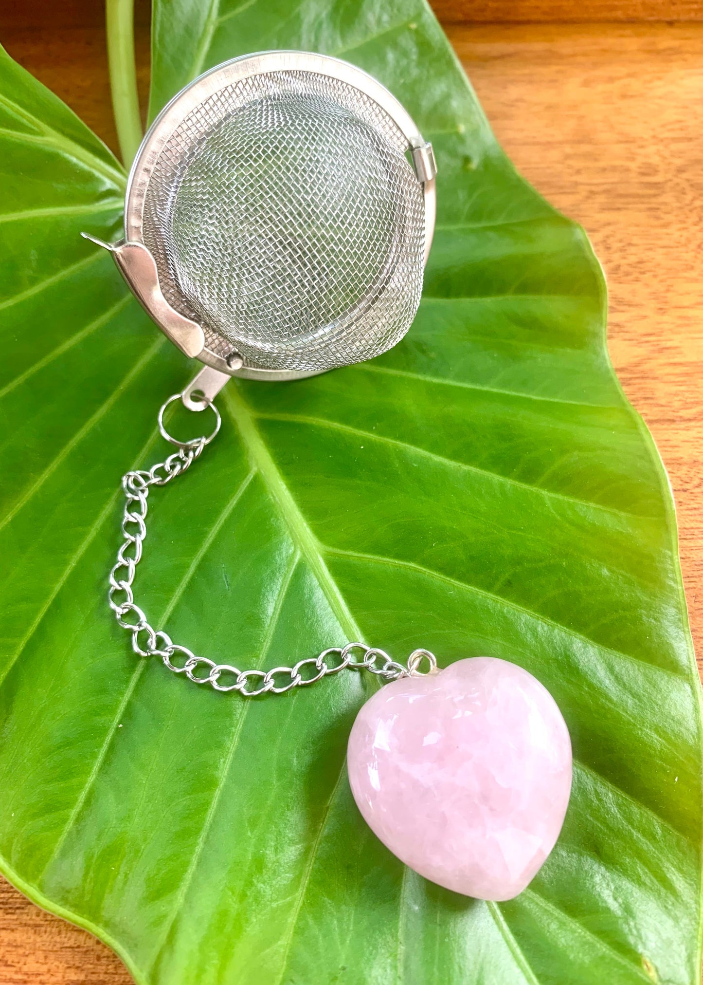 MESH BALL TEA INFUSER -with moon or heart crystal