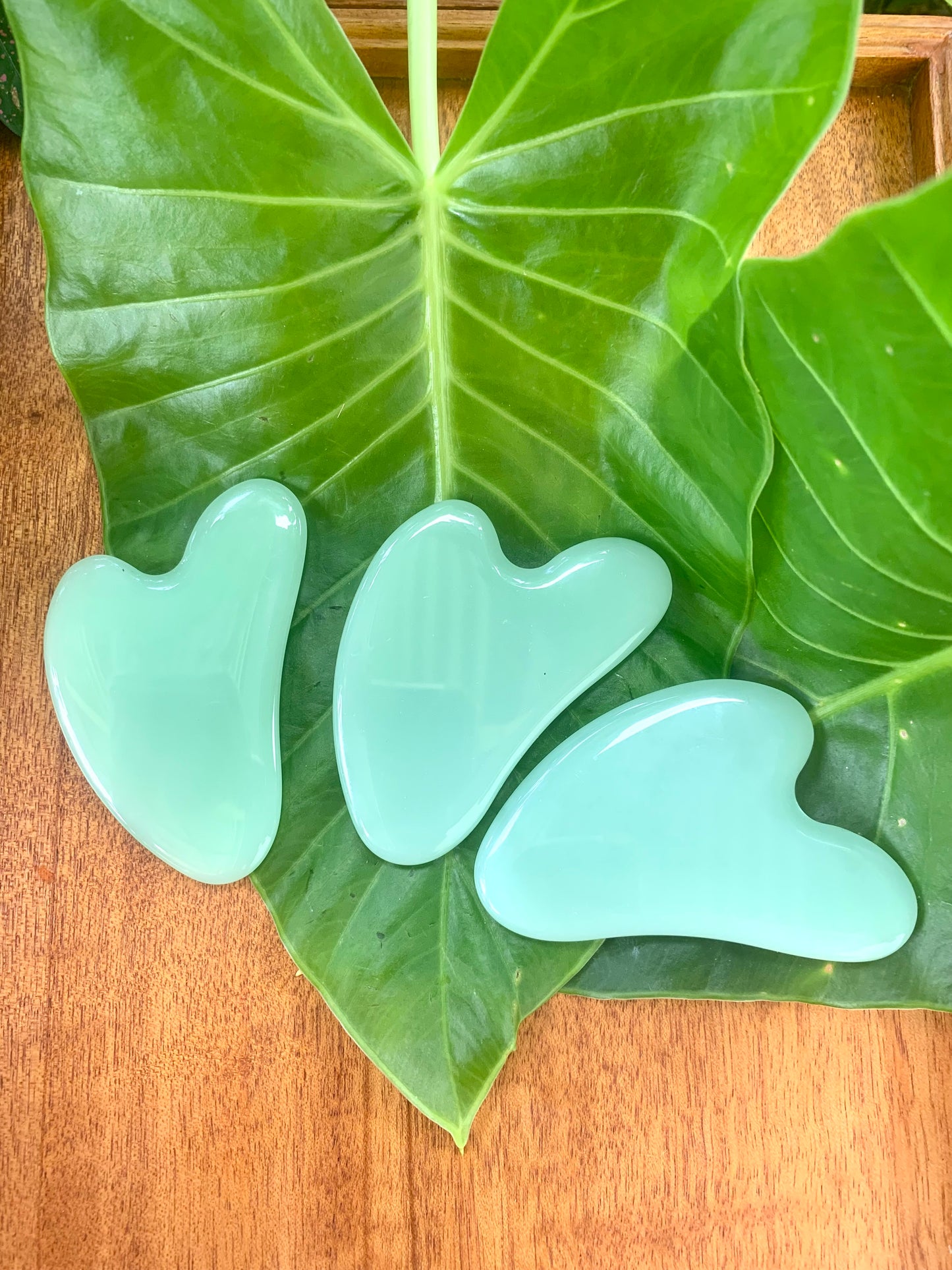 GUA SHA STONE - Facial Massage Tool                         Jade | Clear Quartz